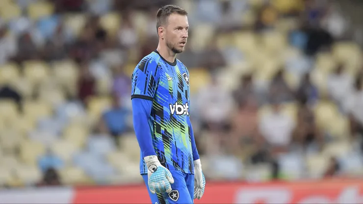 Neto chegou ao Botafogo em 2025