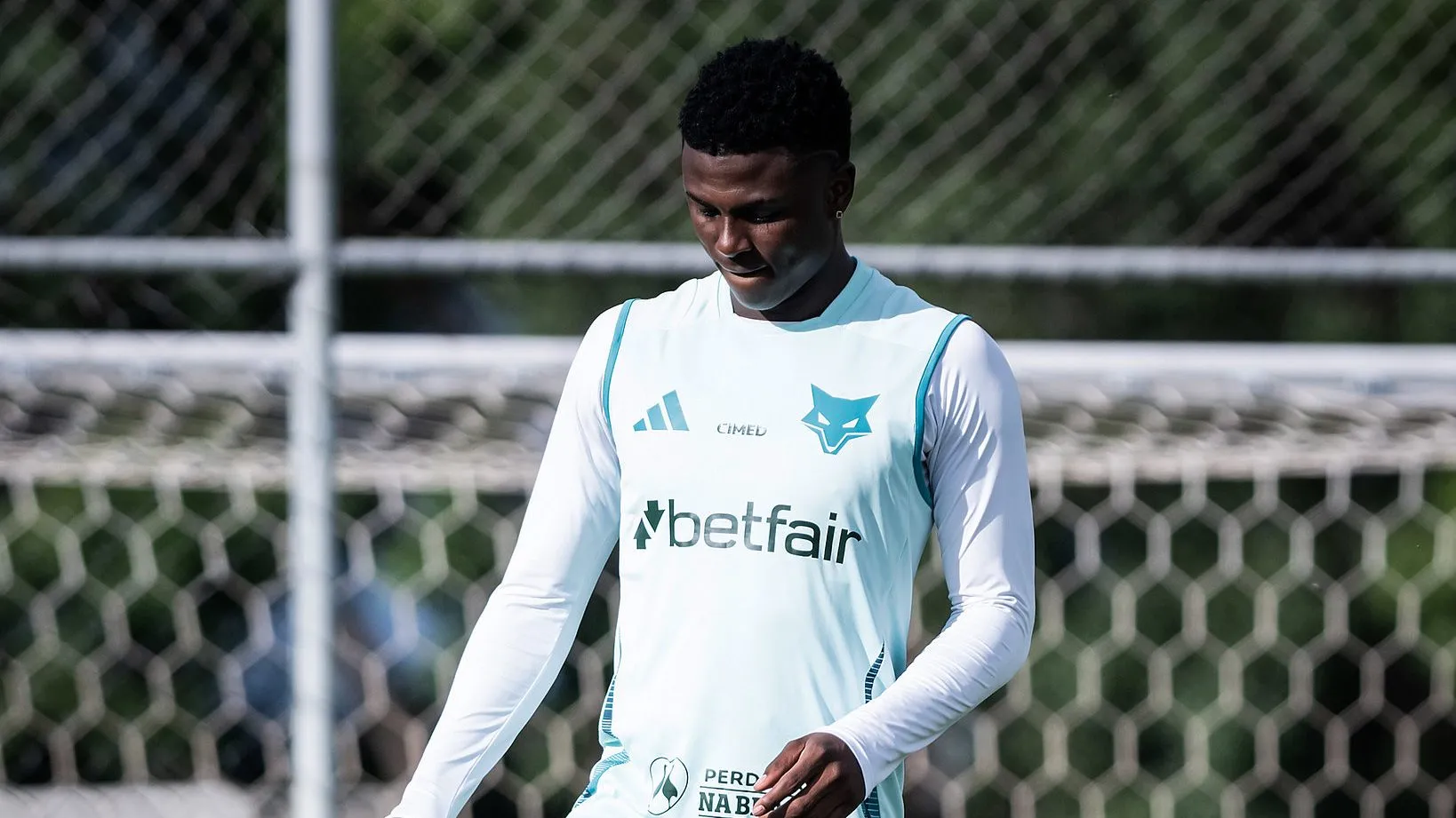 Neiser Villarreal em treino pelo Cruzeiro. Foto: Gustavo Aleixo/Cruzeiro