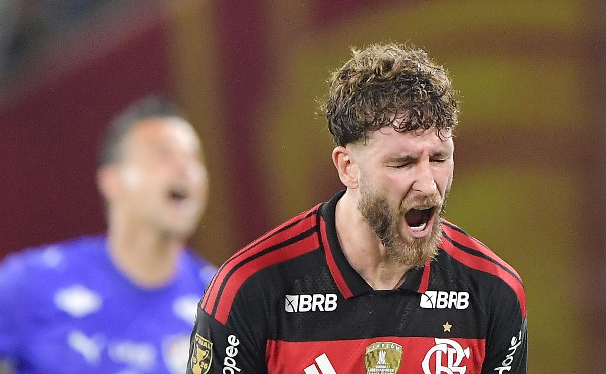 Léo Pereira aparece em pré-lista da Seleção Brasileira e briga por quinta vaga com Bremer