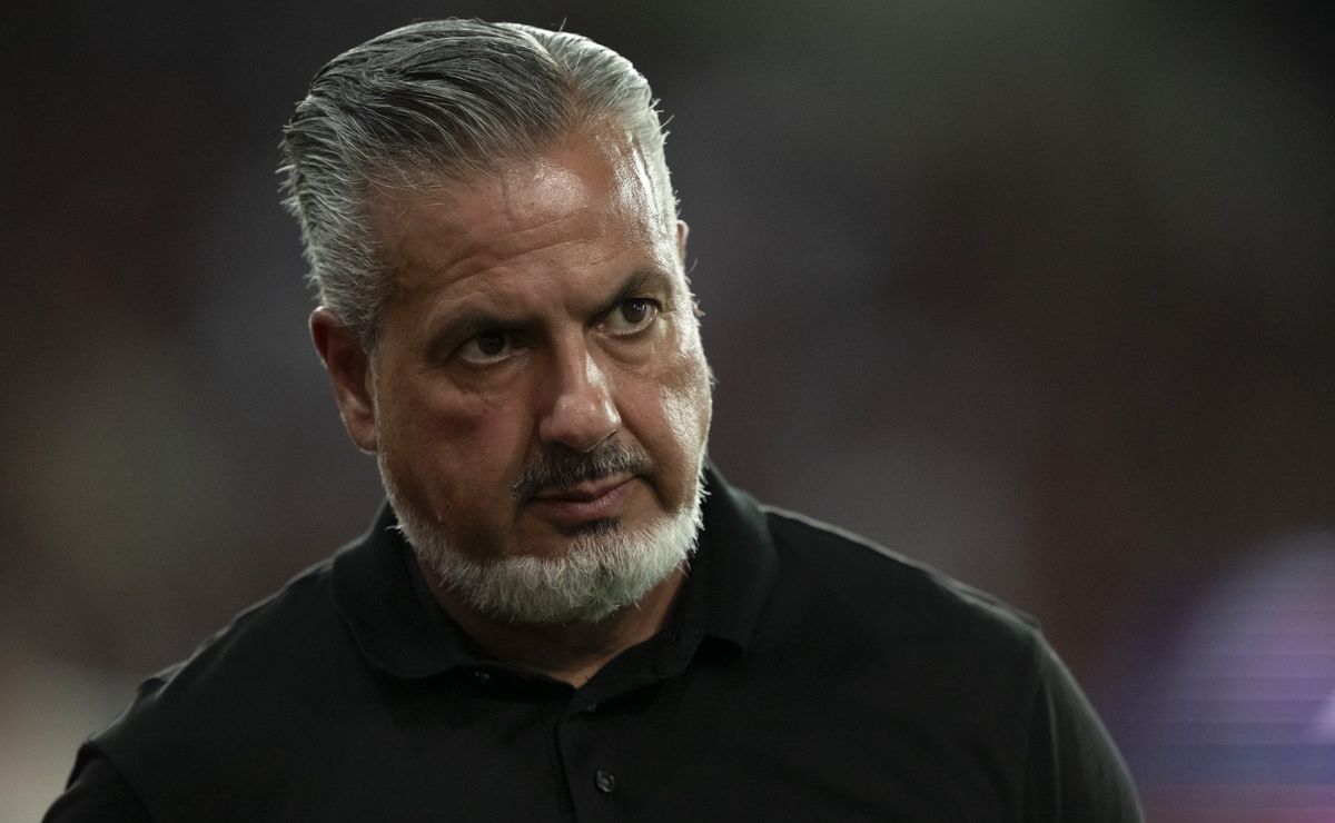 José Boto resiste à pressão e continua como diretor do Flamengo após título sobre o Fluminense