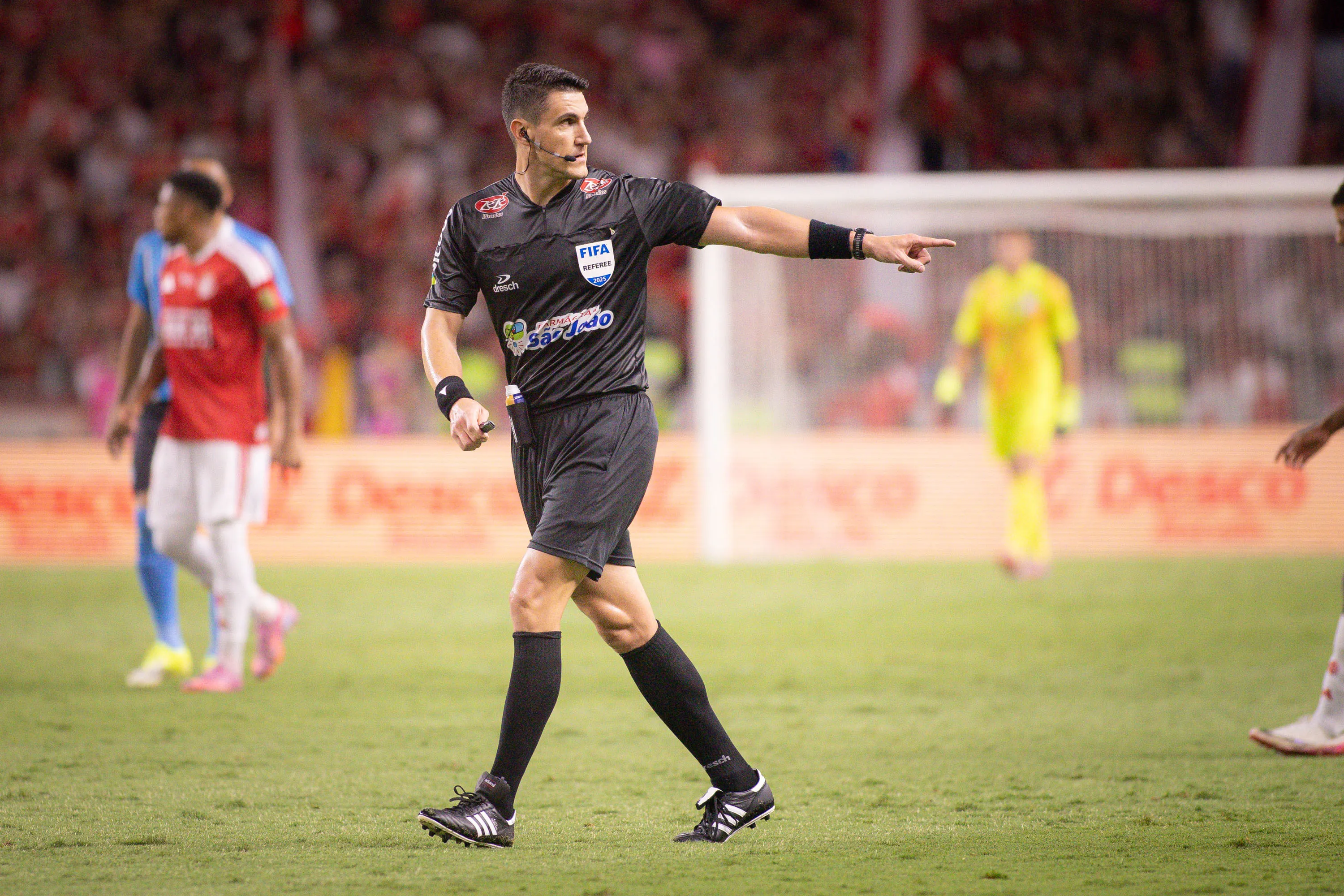 Rafael Klein apitou a final do gaúcho. Foto: Maxi Franzoi/AGIF