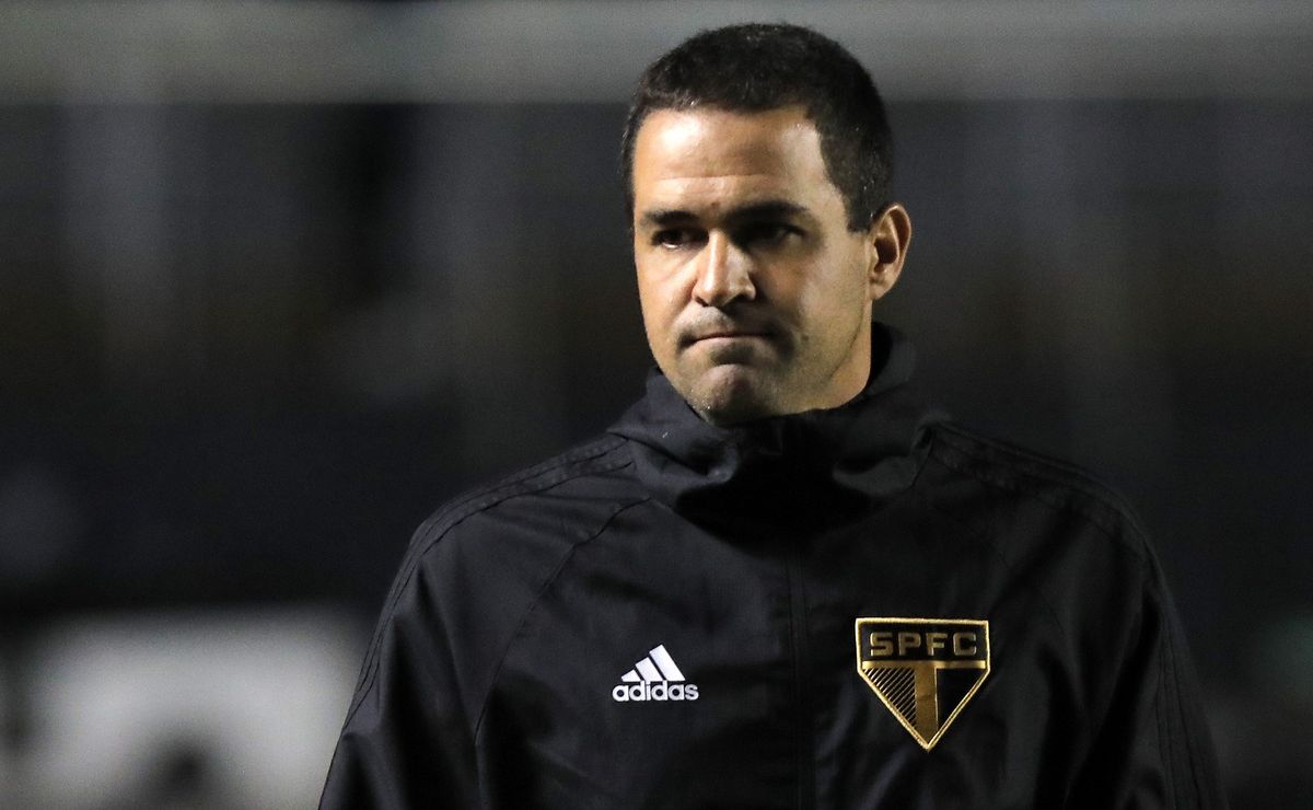 Além de Roger Machado, André Jardine é consultado pelo São Paulo, mas não há negociação