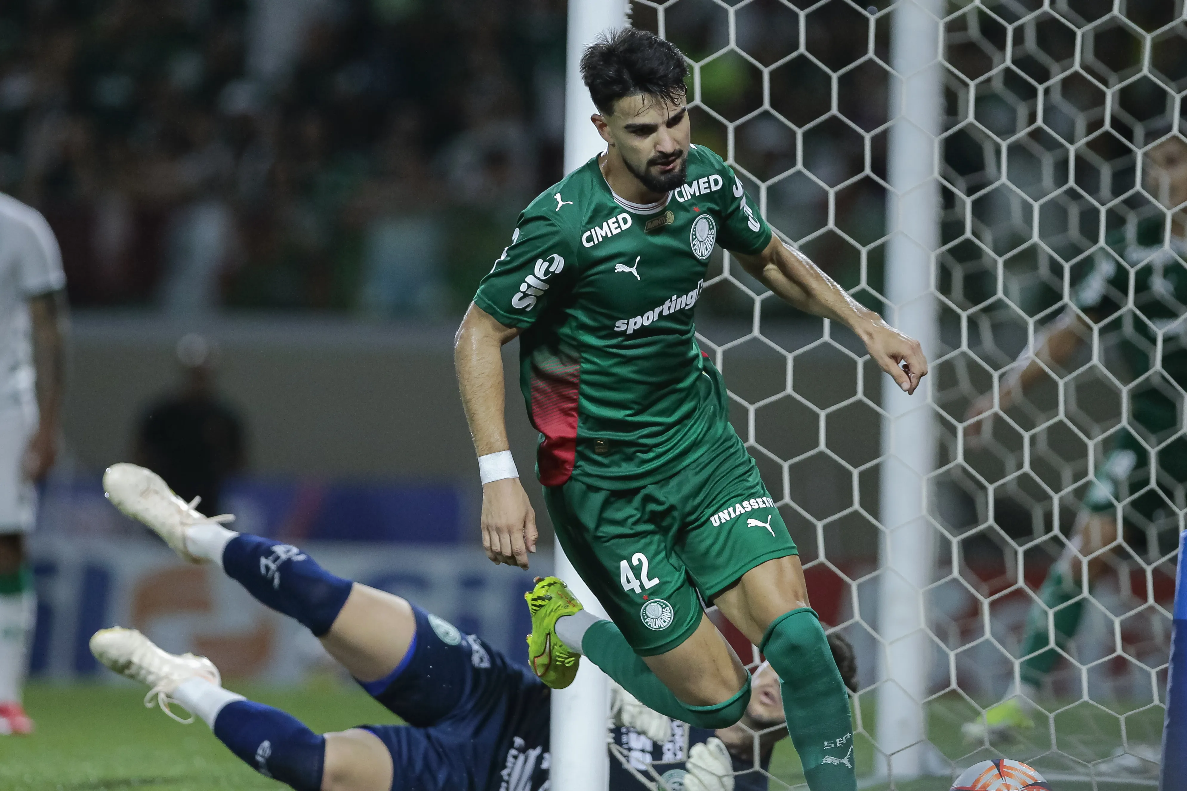 Flaco López lidera participações em gols entre todos da Série A em 2026. Foto: Marco Miatelo/AGIF