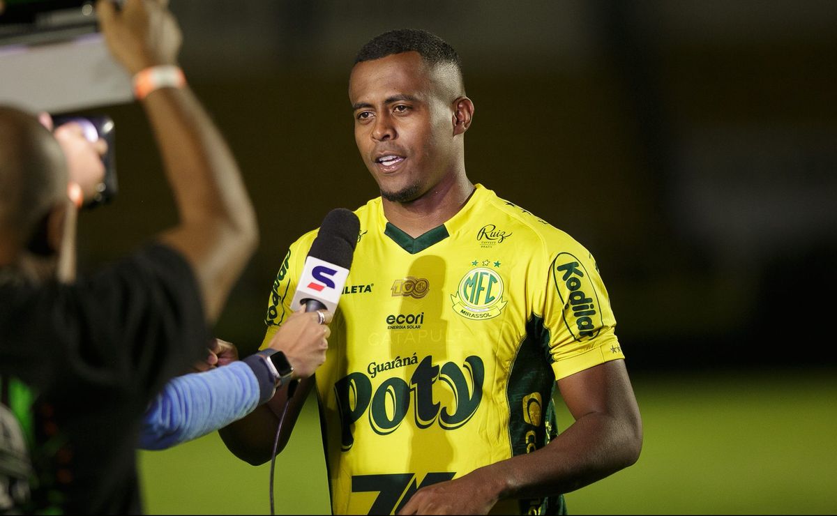 Carlos Eduardo valoriza pausa do Mirassol e comenta expectativa para enfrentar o Santos: “Enfrentar o Neymar…”