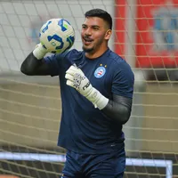 Santos não confirma interesse do Corinthians em João Paulo