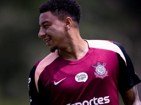 Jesse Lingard se destaca em treinamento pelo Corinthians