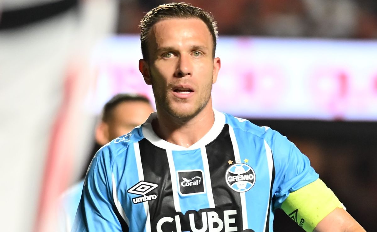 Arthur confessa que deseja permanecer no Grêmio e revela problema a ser resolvido pela Juventus
