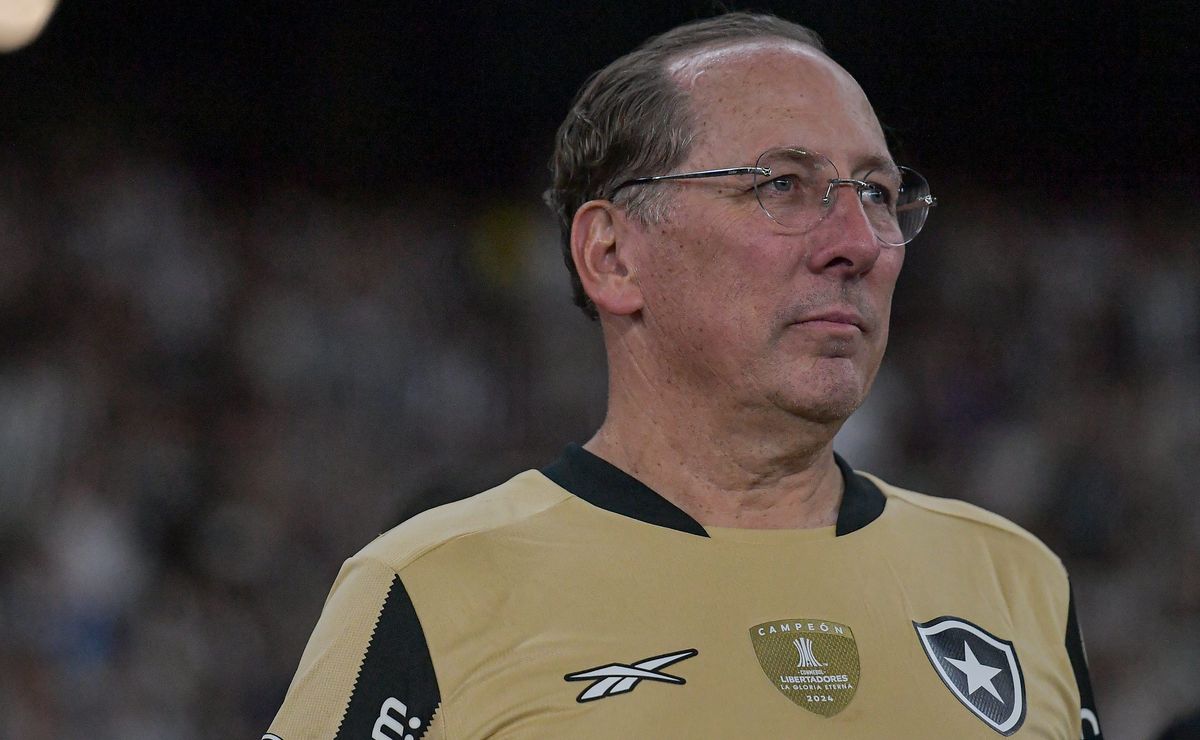 John Textor destaca expectativa para o Botafogo se garantir na Libertadores: “Construir um time campeão”
