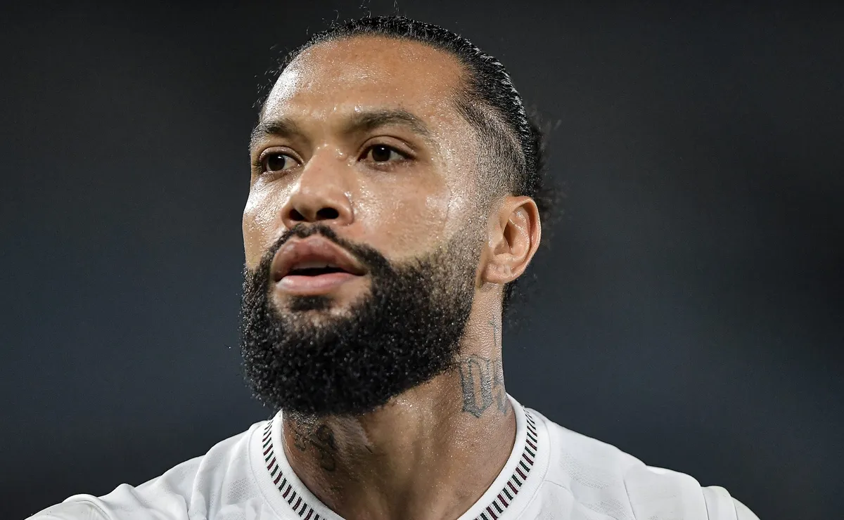 Otávio decide permanecer no Fluminense e recebe apoio de Zubeldía