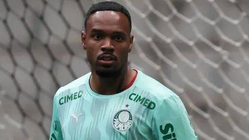 Carlos Miguel abordou passado Alvinegro e deu opinião polêmica sobre rivalidade no Derby – Foto: Gilson Lobo/AGIF