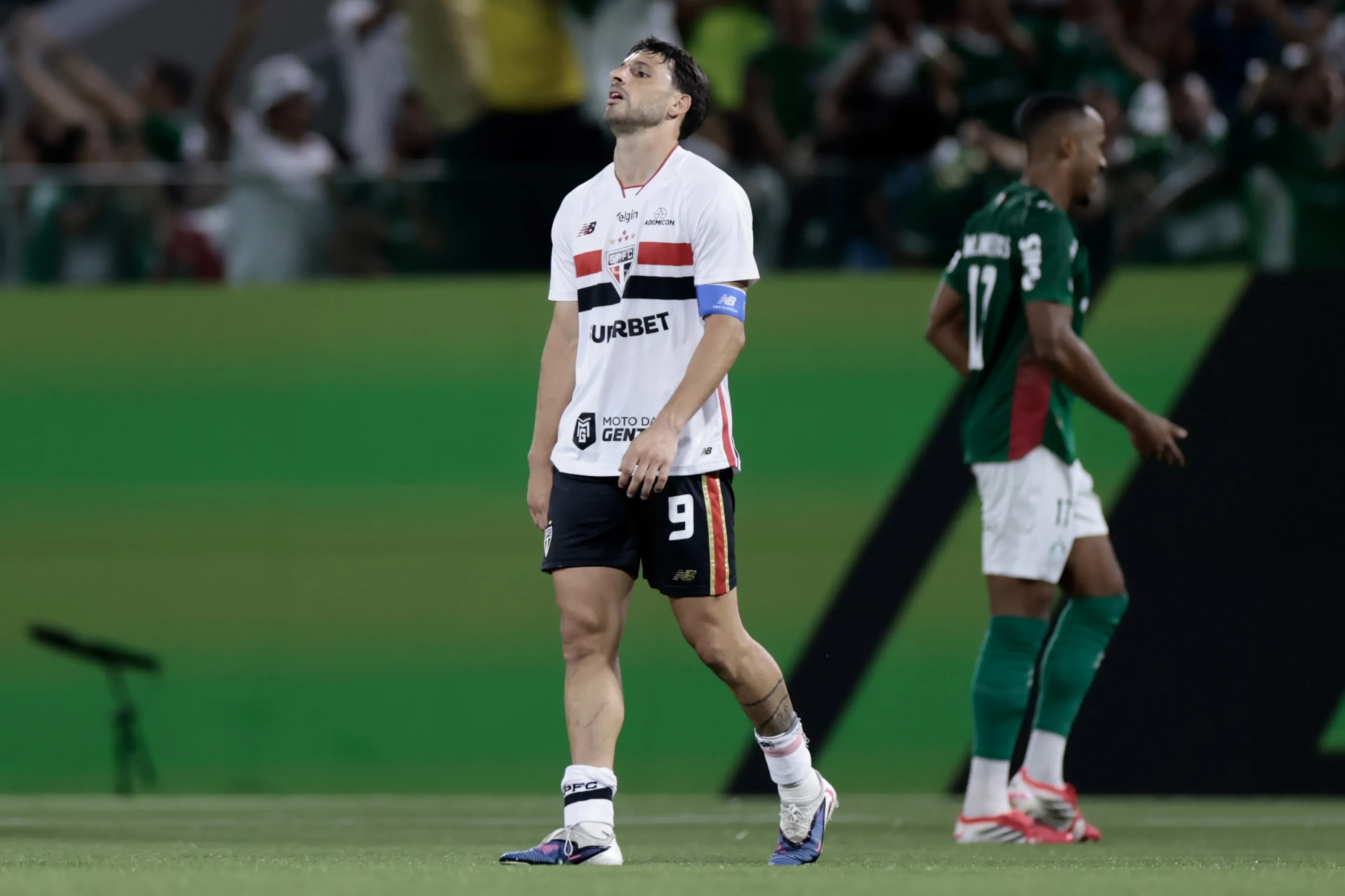 São Paulo encerrou sequência fora de casa com derrota para o Palmeiras. Foto: Marcello Zambrana/AGIF
