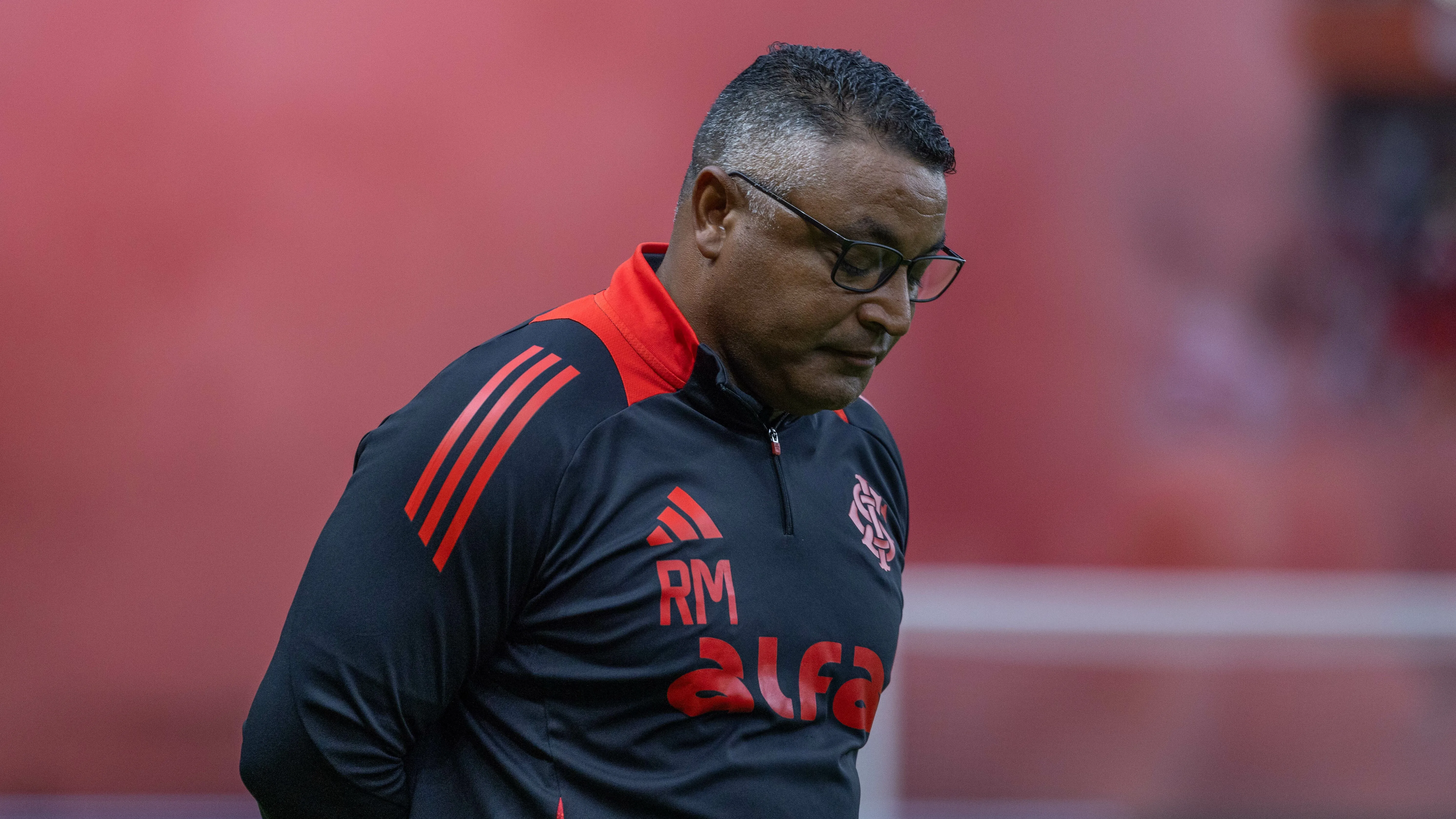 Roger Machado estava sem clube desde que saiu do Internacional - Foto: Liamara Polli/AGIF.