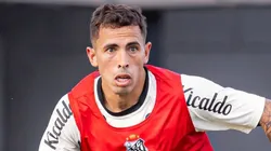 Christian Oliva foi relacionado e pode fazer sua estreia pelo Santos, logo mais, contra o Mirassol - Foto: Raul Baretta/Santos FC