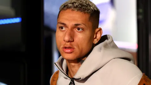 Atacante tem o futuro incerto – Foto: Clive Rose/Getty Images.
