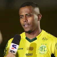 Carlos Eduardo, do Mirassol, faz elogios ao Santos