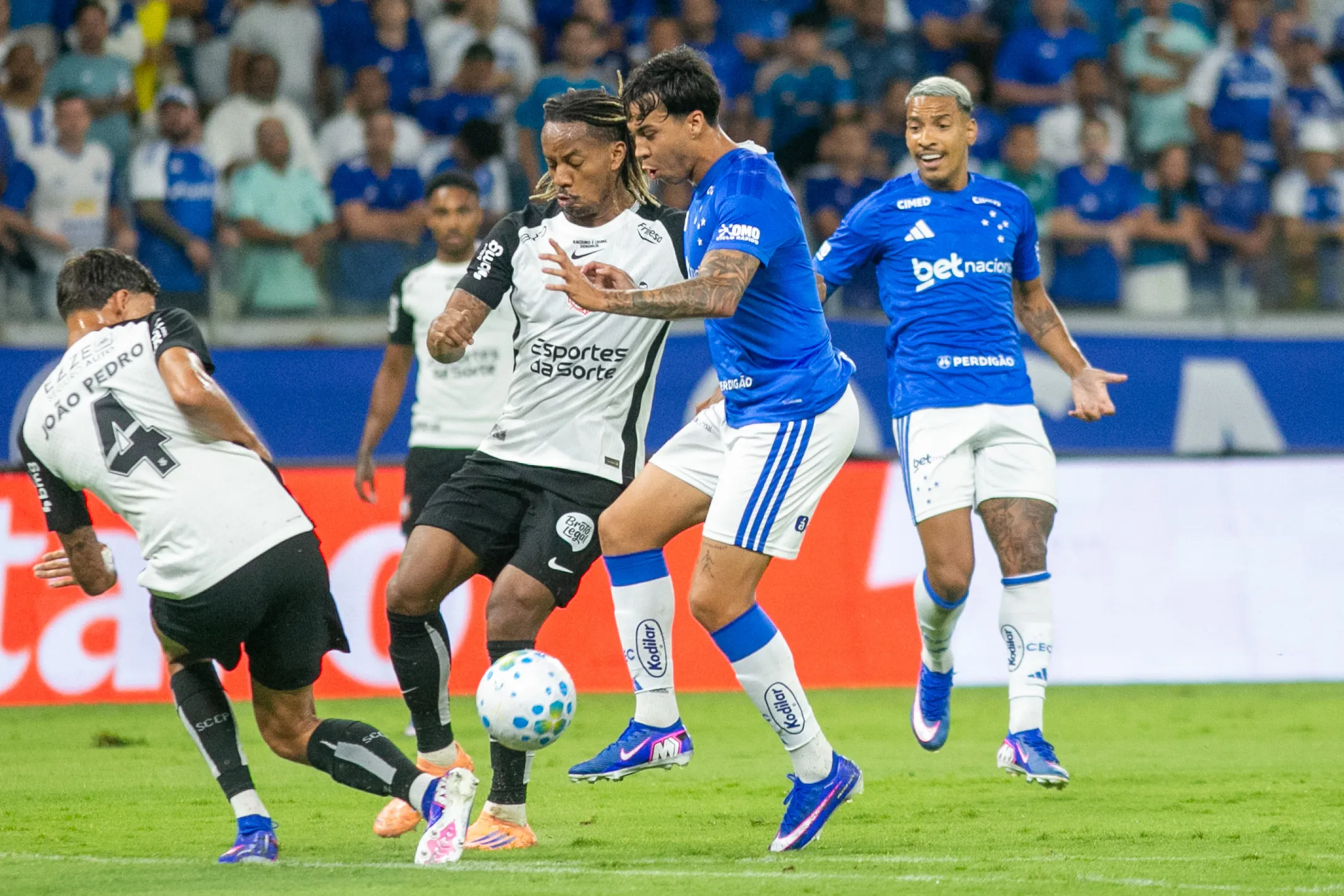 Corinthians empatou com o Cruzeiro pelo Brasileirão. Foto: Fernando Moreno/AGIF