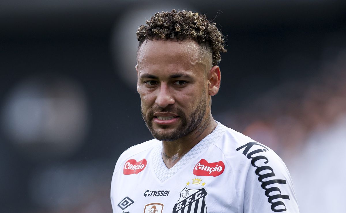 Neymar desabafa após ficar fora de Santos x Mirassol: “Tenho que ter saco para aturar vocês”