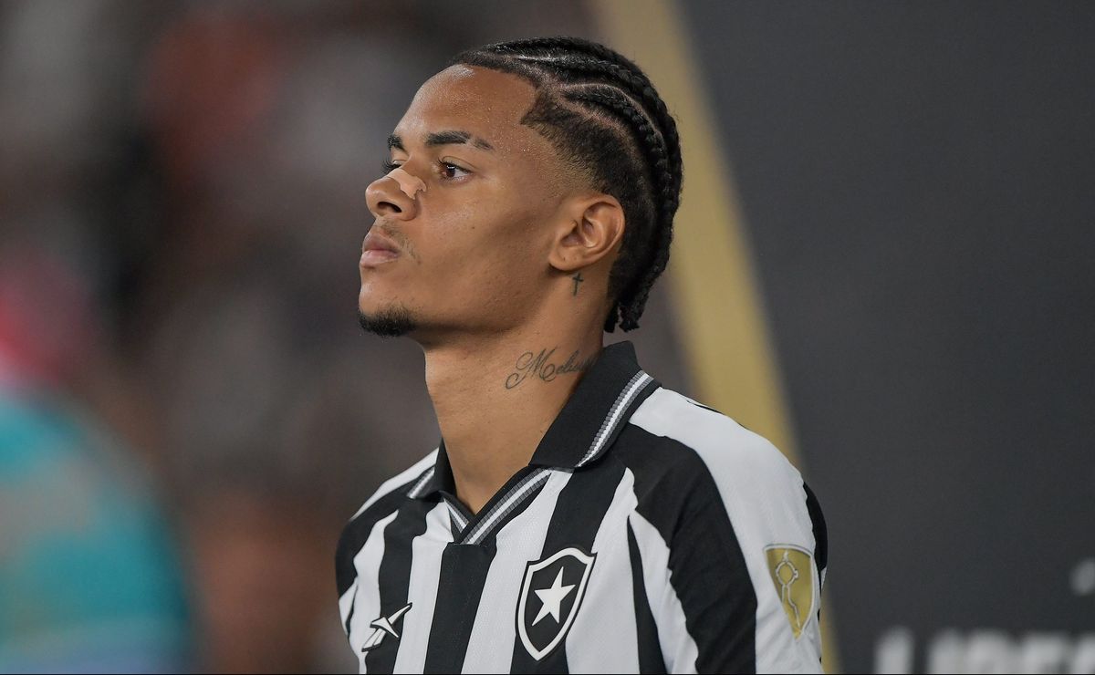 Newton faz ‘alerta’ e projeta Botafogo x Barcelona-EQU na Libertadores: “A gente está focado”