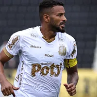 Reinaldo volta a enfrentar o Santos após brilho de 2025