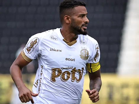 Reinaldo volta a enfrentar o Santos após brilho de 2025