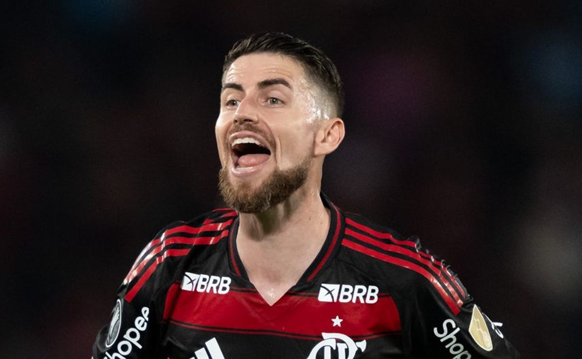 STJD age contra Jorginho e Flamengo e aplica punição ao Rubro-Negro Carioca e ao meio-campista