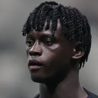 Cissé agradece apoio da torcida atleticana após lesão no clássico