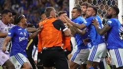 Briga generalizada entre jogadores do Cruzeiro com jogadores do Atletico durante partida no estadio Mineirao pelo campeonato Mineiro 2026. Foto: Gilson Lobo/AGIF