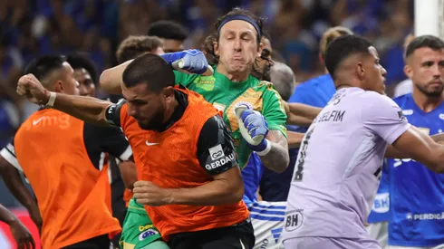 Pancadaria generalizada em Cruzeiro x Atlético-MG  
