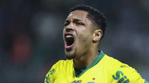 Vitor Roque está sendo observado pela comissão técnica da CBF.
