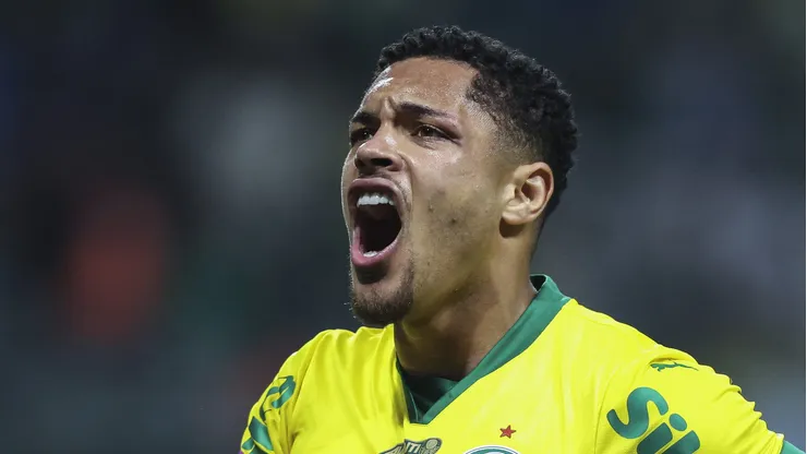 Vitor Roque está sendo observado pela comissão técnica da CBF.
