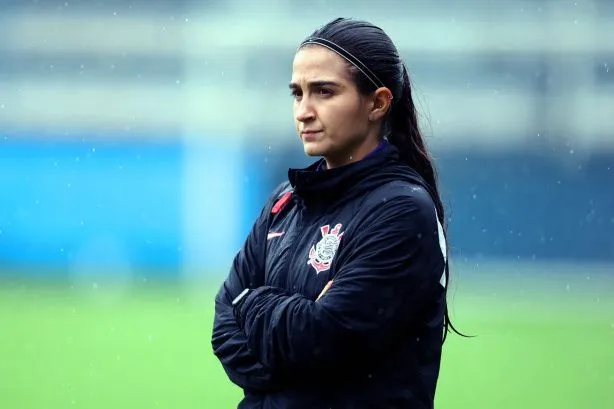 Julia Passero no comando da equipe Sub-20. Foto: Edu Guedes/Staff Images/CBF