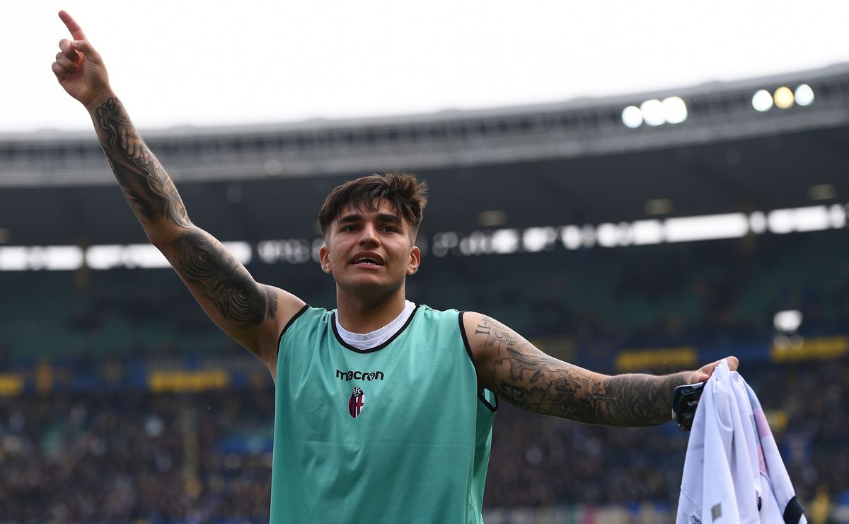 Na mira do Flamengo, Santiago Castro dificilmente deixará o Bologna para jogar no futebol brasileiro