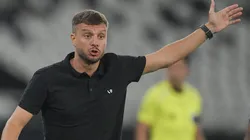 Martín Anselmí, técnico do Botafogo, no confronto diante do Barcelona de Guayaquil