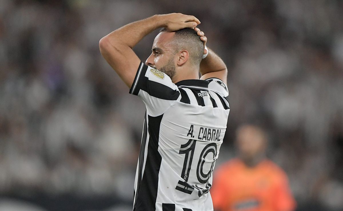 Botafogo é eliminado na Libertadores e derrota para o Barcelona de Guayaquil mostra os problemas conhecidos