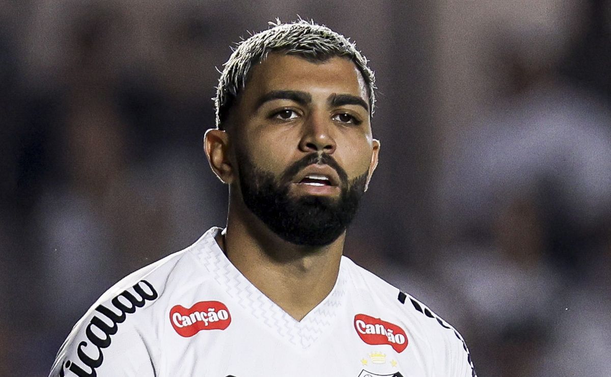 Gabigol chama a responsabilidade no Santos e cobra jogadores para evitar mais pressão em Vojvoda