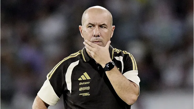 Leonardo Jardim técnico do Flamengo durante partida no Maracanã - Foto: Alexandre Loureiro/AGIF
