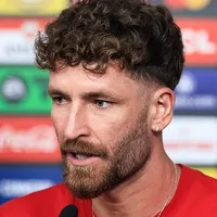 Léo Pereira projeta 1° reencontro com Gerson pelo Brasileirão