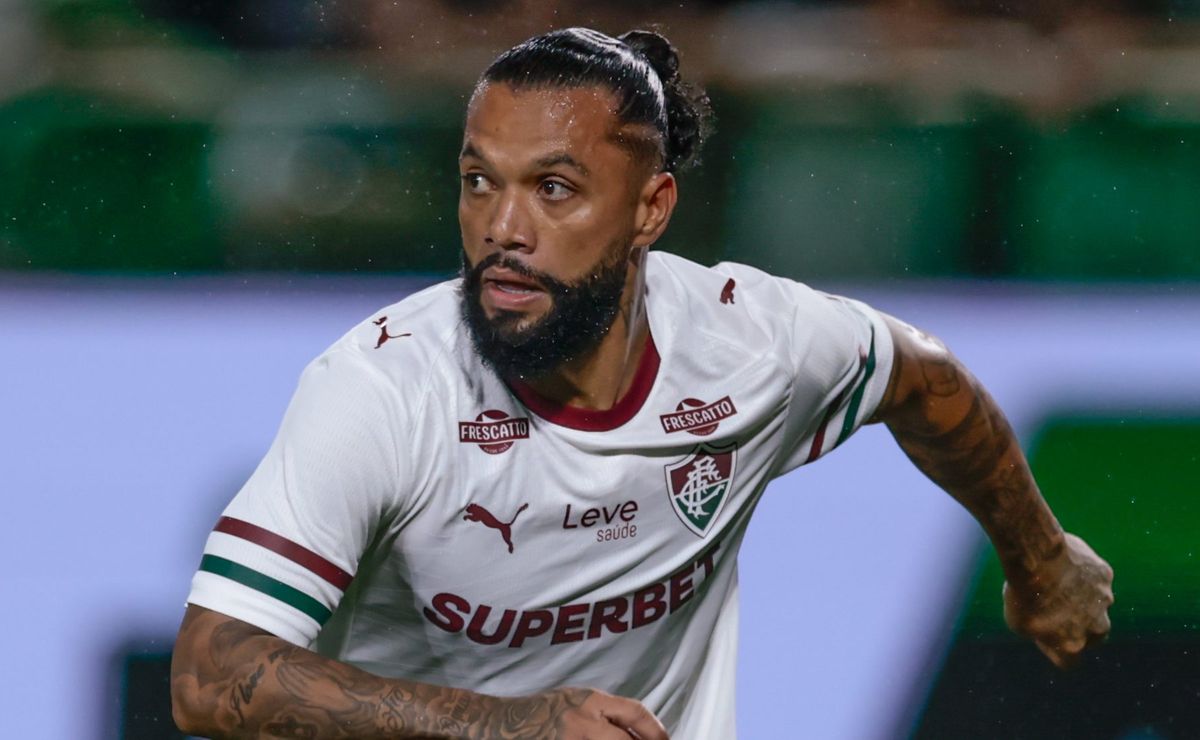 Corinthians aproveita drama sério no Fluminense e faz sondagem pela contratação do volante Otávio