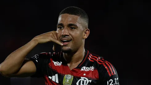 – Samuel Lino não vem rendendo no Flamengo
