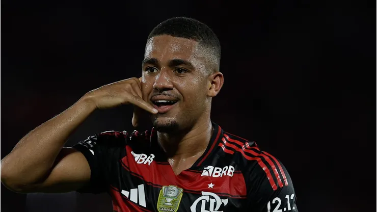 - Samuel Lino não vem rendendo no Flamengo