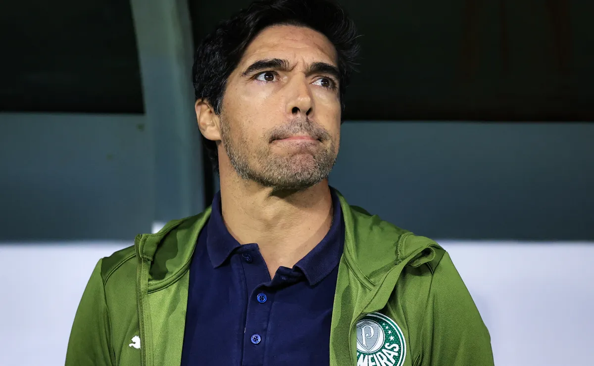Abel Ferreira fora do Palmeiras ficou perto de acontecer, diz diretor: “Assumiu um compromisso”