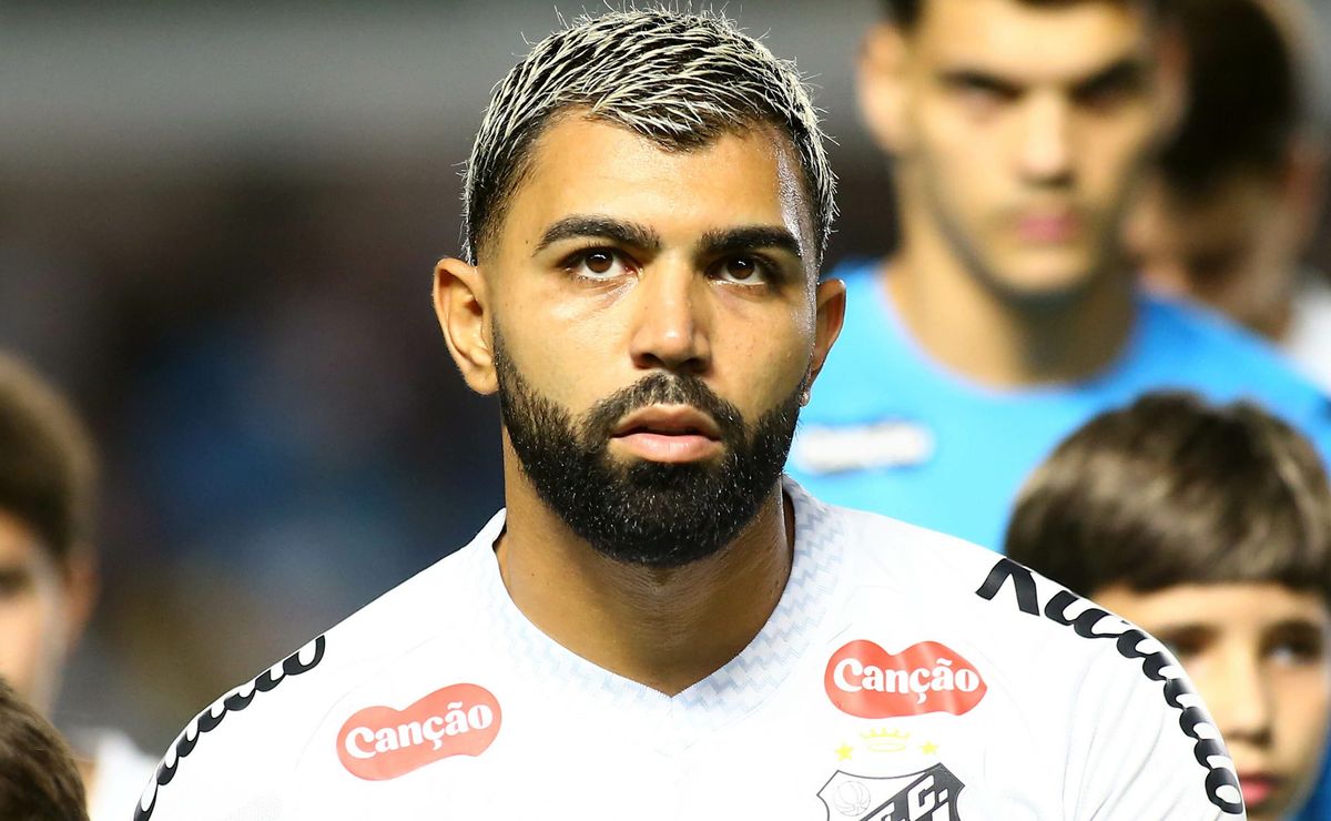 Gabigol pede presença de Carlo Ancelotti na Vila Belmiro para analisar situação de Neymar