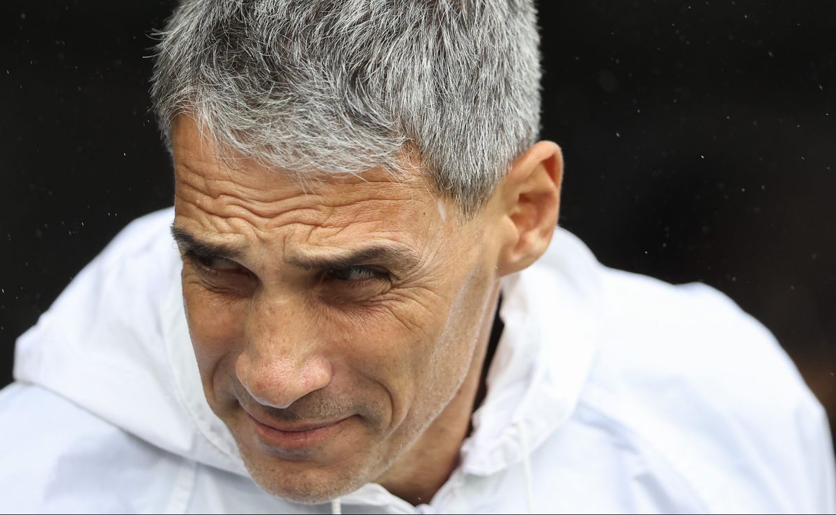 Demissão de Vojvoda volta a ser colocada em jogo no Santos, mas técnico descarta pedir para sair