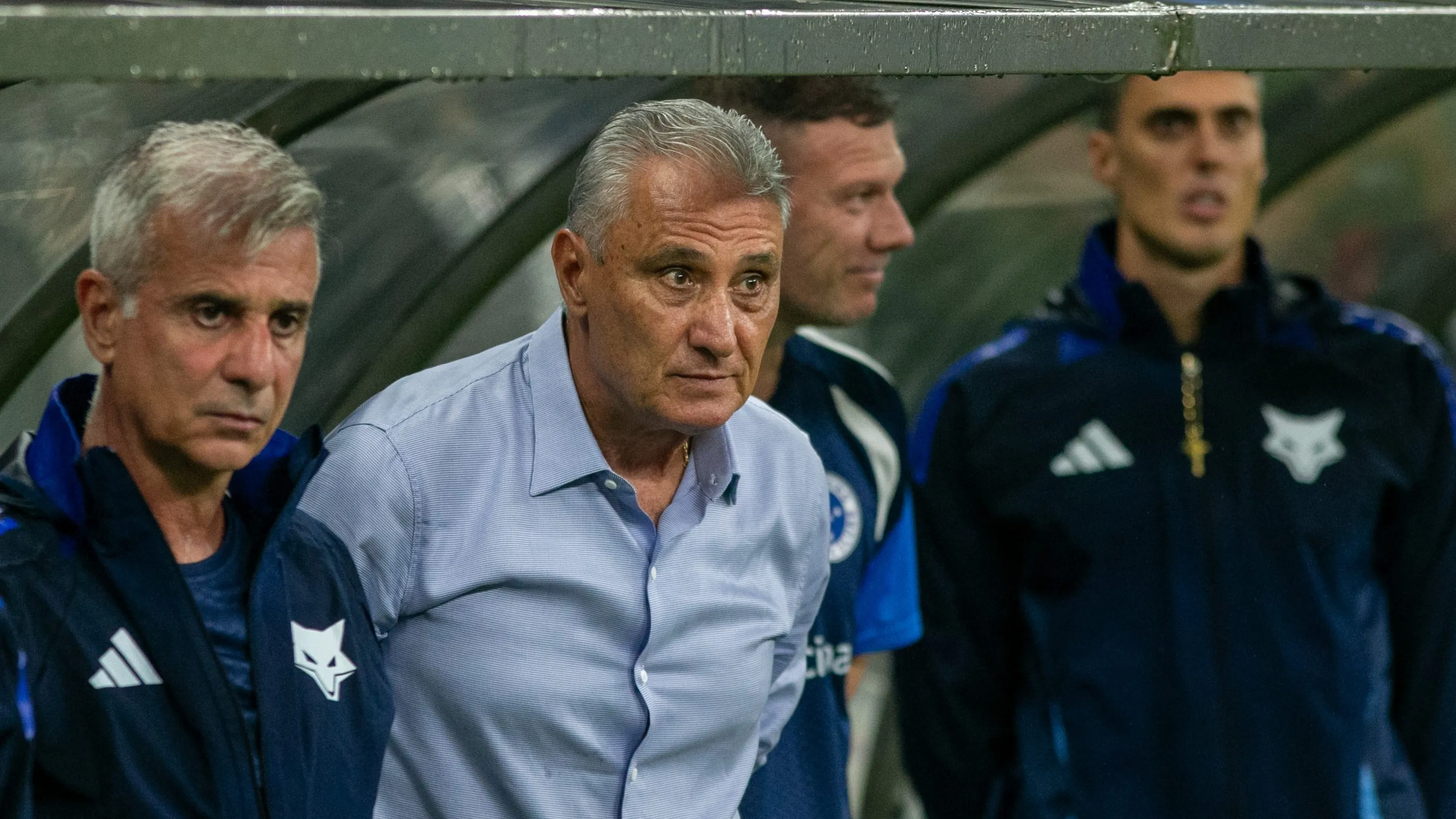 Tite precisa melhorar o setor defensivo do Cruzeiro - Foto: Fernando Moreno/AGIF.