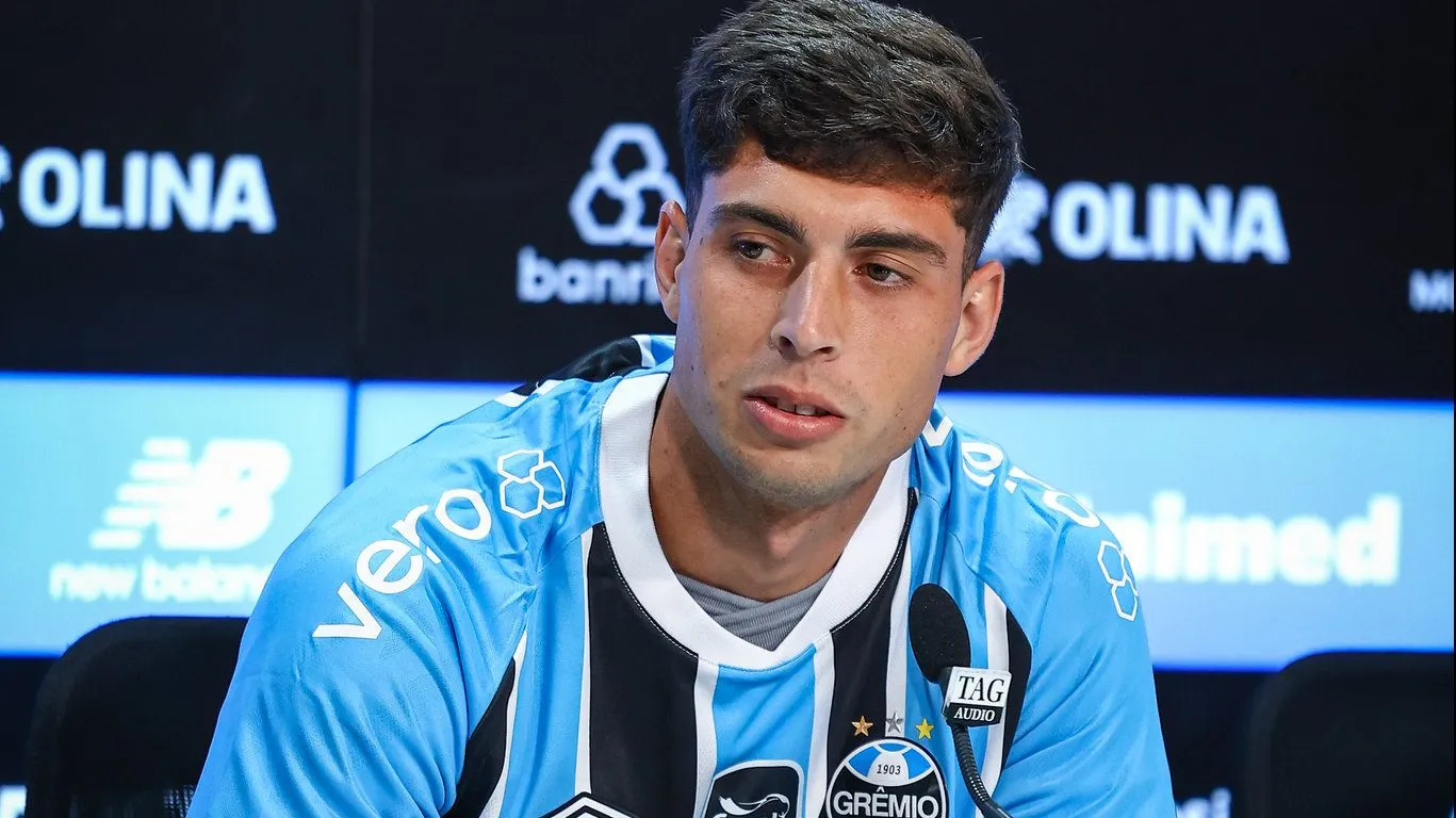 Nardoni durante apresentação no Grêmio – FOTO: LUCAS UEBEL/GREMIO FBPA