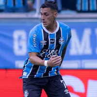 Pavón surpreende positivamente atuando na lateral direita do Grêmio