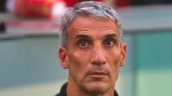 Vojvoda tecnico do Santos durante partida contra o Athletico-PR no estadio Arena da Baixada pelo campeonato Brasileiro A 2026. Foto: Gabriel Machado/AGIF