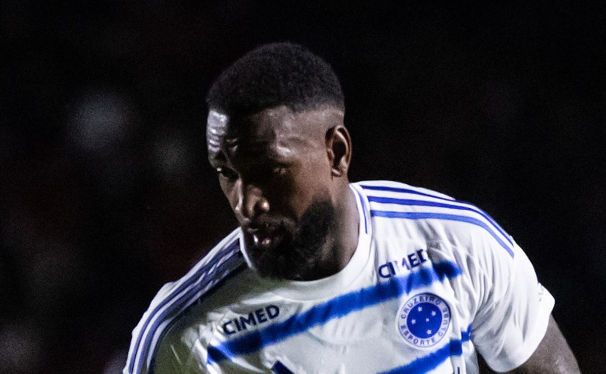 Gerson sofre em Flamengo x Cruzeiro com muitas vaias da Nação e situação chama atenção