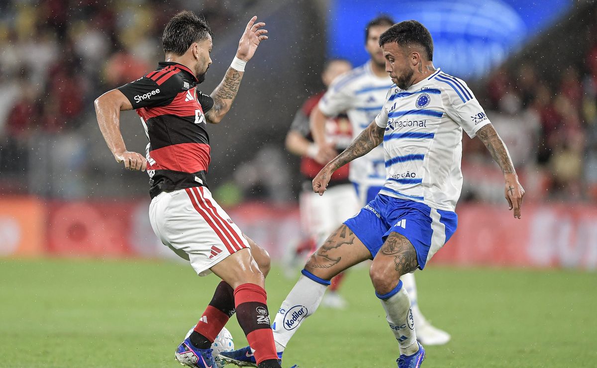 Torcedores do Flamengo elogiam Leonardo Jardim por desempenho de Lucas Paquetá contra o Cruzeiro