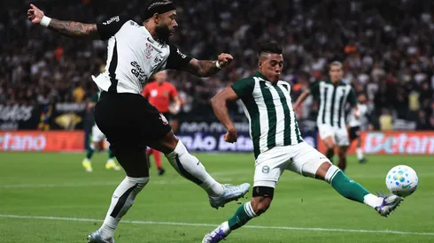Corinthians x Coritiba.
